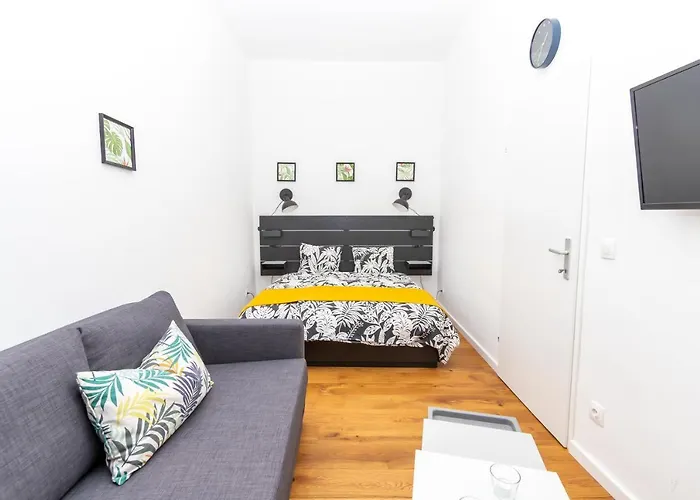 Radiant Premium Apartments - Central