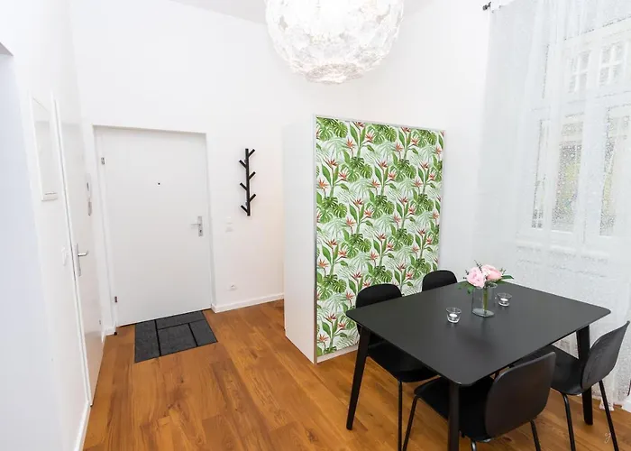 Radiant Premium Apartments - Central