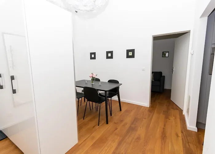 Radiant Premium Apartments - Central